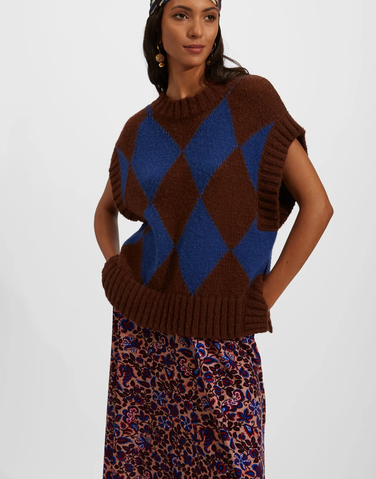 Gilet Elegante in Lana Pura con Motivo a Rombi - Borgogna e Blu da La DoubleJ  
Prezzo Speciale | Confezione Autunno-Inverno | Stile British Rinnovato