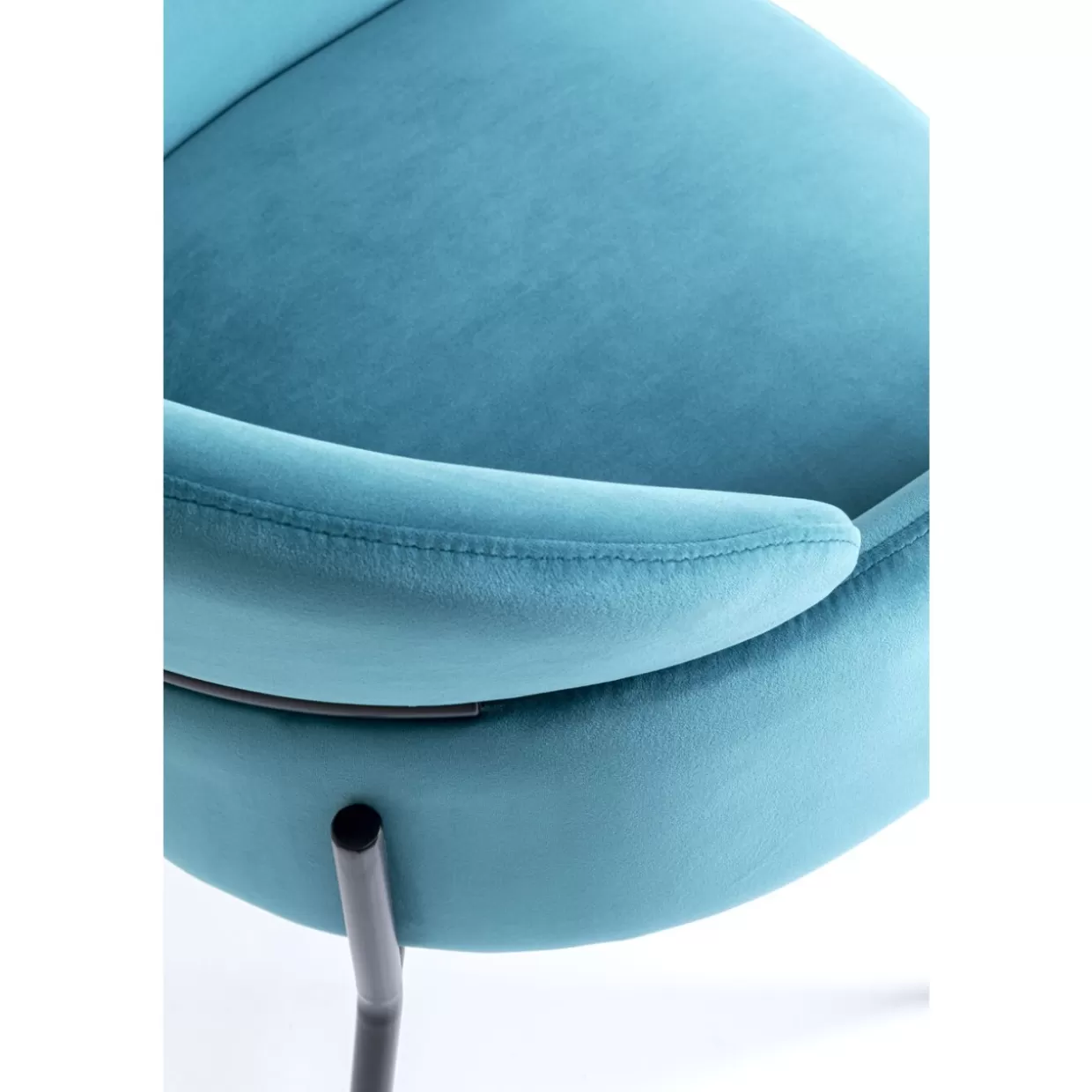 Poltrona Alexia Rivestita in Velluto Blu - Design Accogliente KARE con Braccioli per Arredamento Contemporaneo