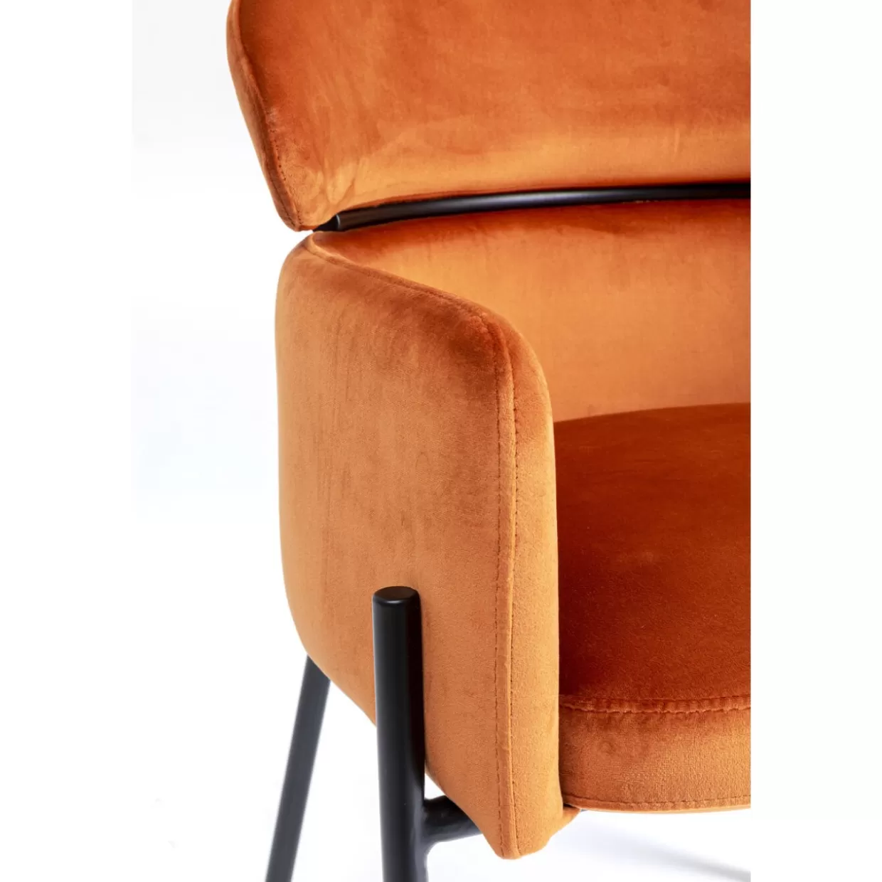 Poltrona Alexia con braccioli – Rivestimento in velluto arancione vibrante | Design contemporaneo da KARE