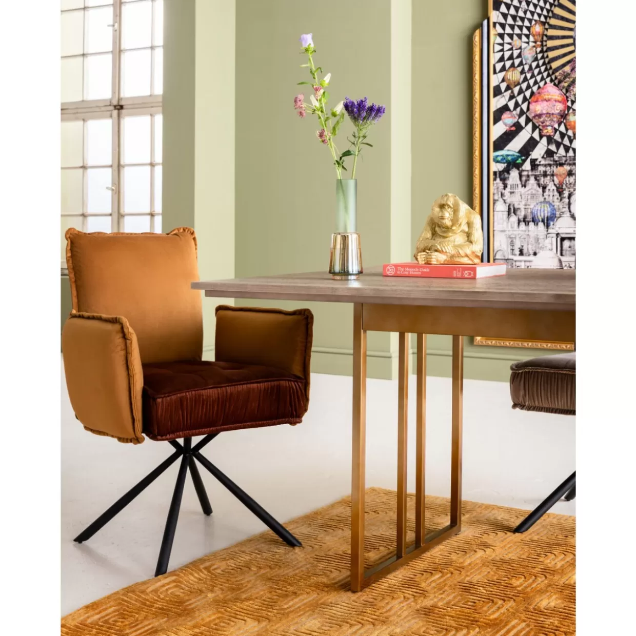 Chelsea: Poltrona Moderna con Braccioli in Finto Pelle Marrone Scuro by KARE Design