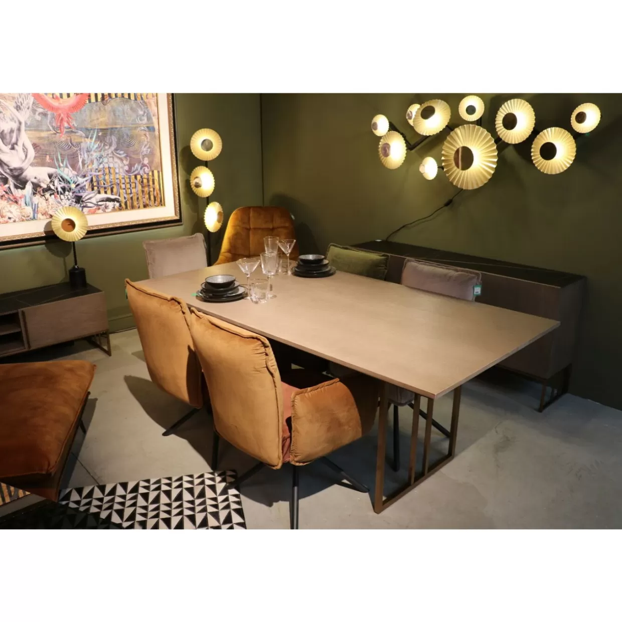 Poltrona Chelsea Grigio Antracito - Design ergonomico con braccioli moderni by KARE