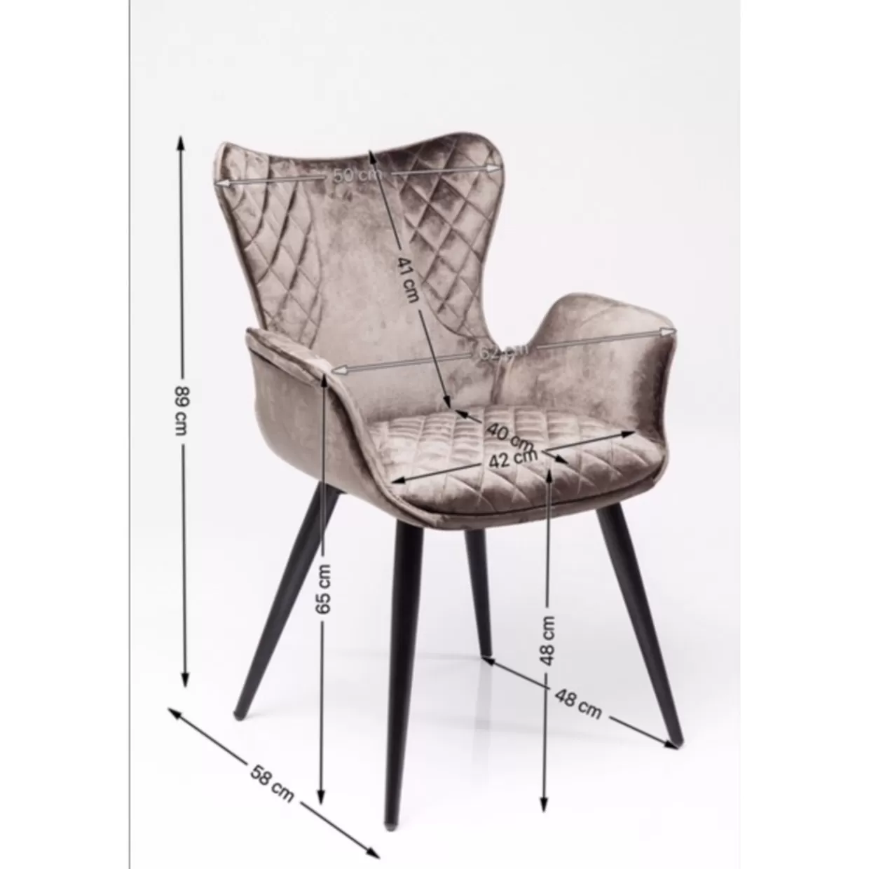 Poltrona Dream con braccioli - Elegante design e comfort raffinato in tonalità calda nocciola | Realizzata da KARE Design