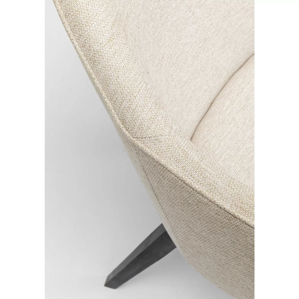 KARE Arredamenti - Poltrona Modino in tessuto crema, elegante e confortevole con braccioli