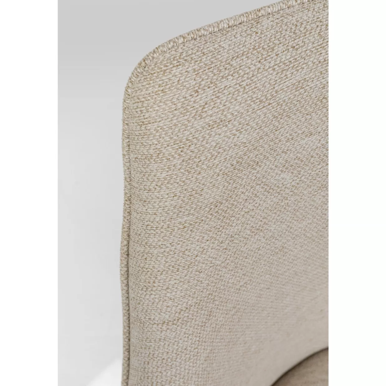 KARE Arredamenti - Poltrona Modino in tessuto crema, elegante e confortevole con braccioli