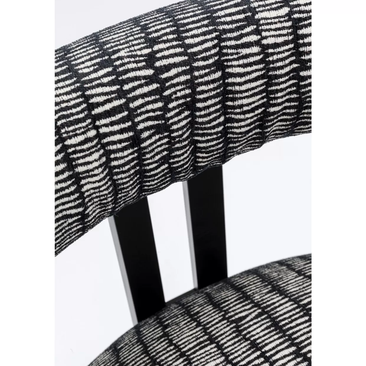 Poltrona Confortevole Paris con Braccioli - Design Esclusivo KARE Collezione S&P