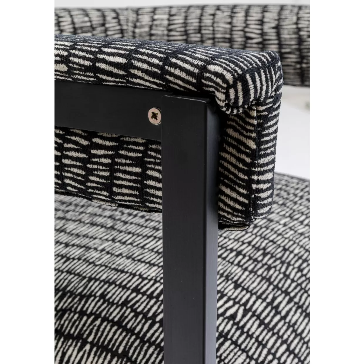 Poltrona Confortevole Paris con Braccioli - Design Esclusivo KARE Collezione S&P