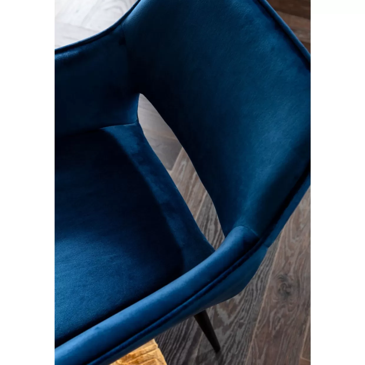 Poltrona design San Francisco blu marino con braccioli - Linea elegante KARE Design