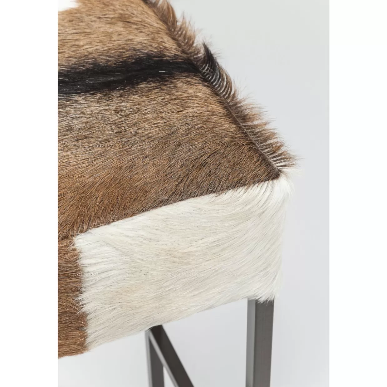 KARE Design: Panche Accoglienti e Sgabelli da Bar con Stile Rurale Innovativo