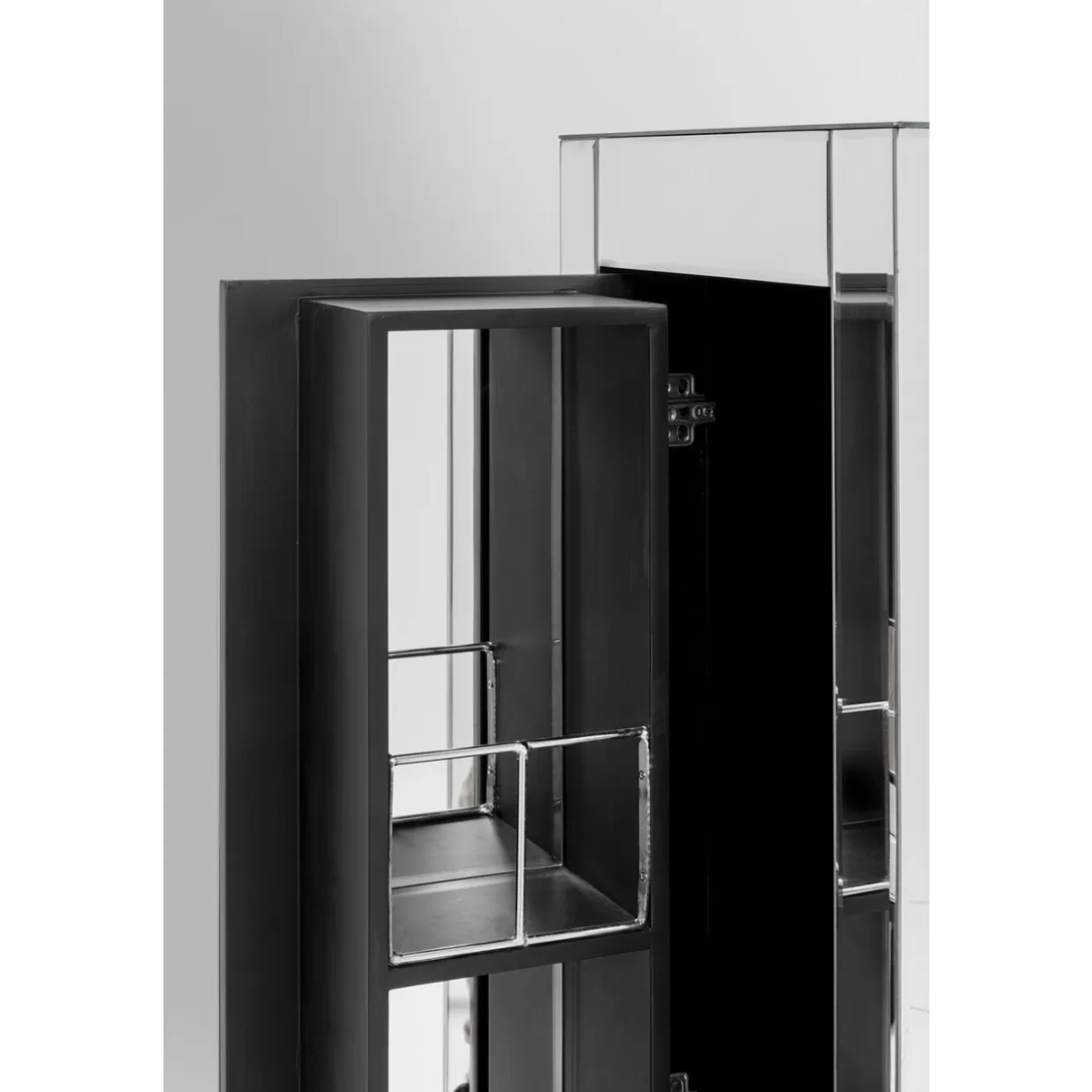 KARE Design - Credenza Bar Moderna con Finiture Premium, 84x152 cm | Soluzione Elegante per Soggiorni Esclusivi e Ambienti di Classe