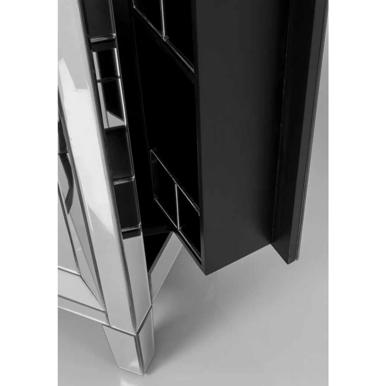 KARE Design - Credenza Bar Moderna con Finiture Premium, 84x152 cm | Soluzione Elegante per Soggiorni Esclusivi e Ambienti di Classe