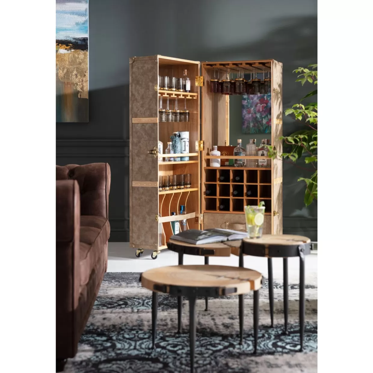 Credenza Bar Stile California con Ruote - Design Funzionale KARE