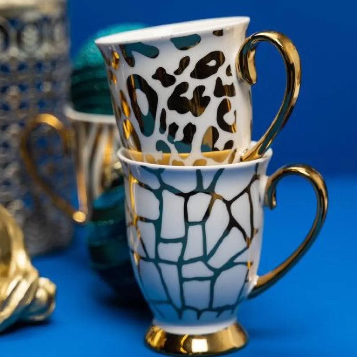 Tazze artistiche con motivi selvaggi a mosaico - Set stoviglie creative KARE per tavola elegante