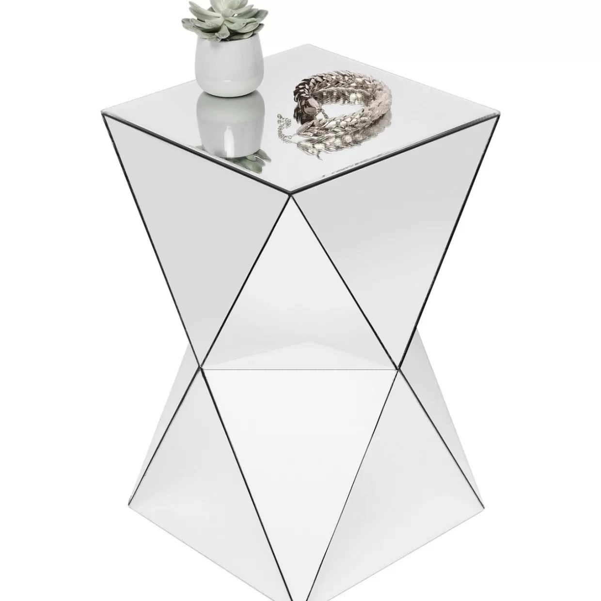Tavolino Elegante con Design Triangolare | Collezione Esclusiva KARE