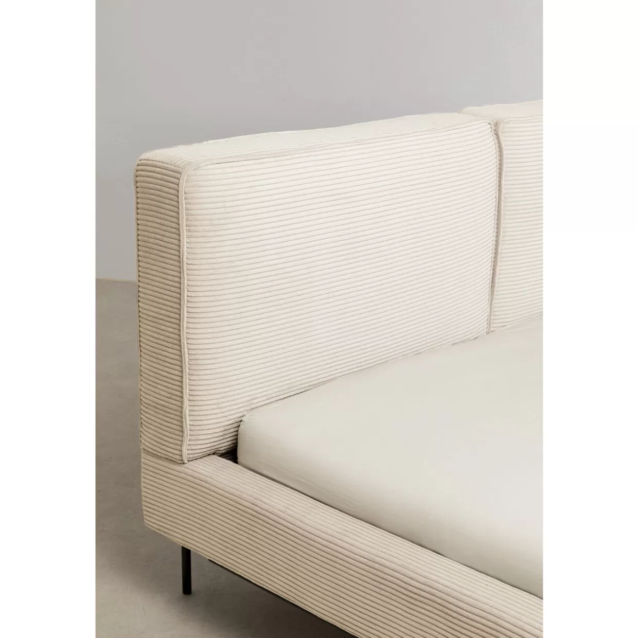 Letto Matrimoniale East Side - KARE Design | Struttura in Corde e Rivestimento Crema 160x200 cm