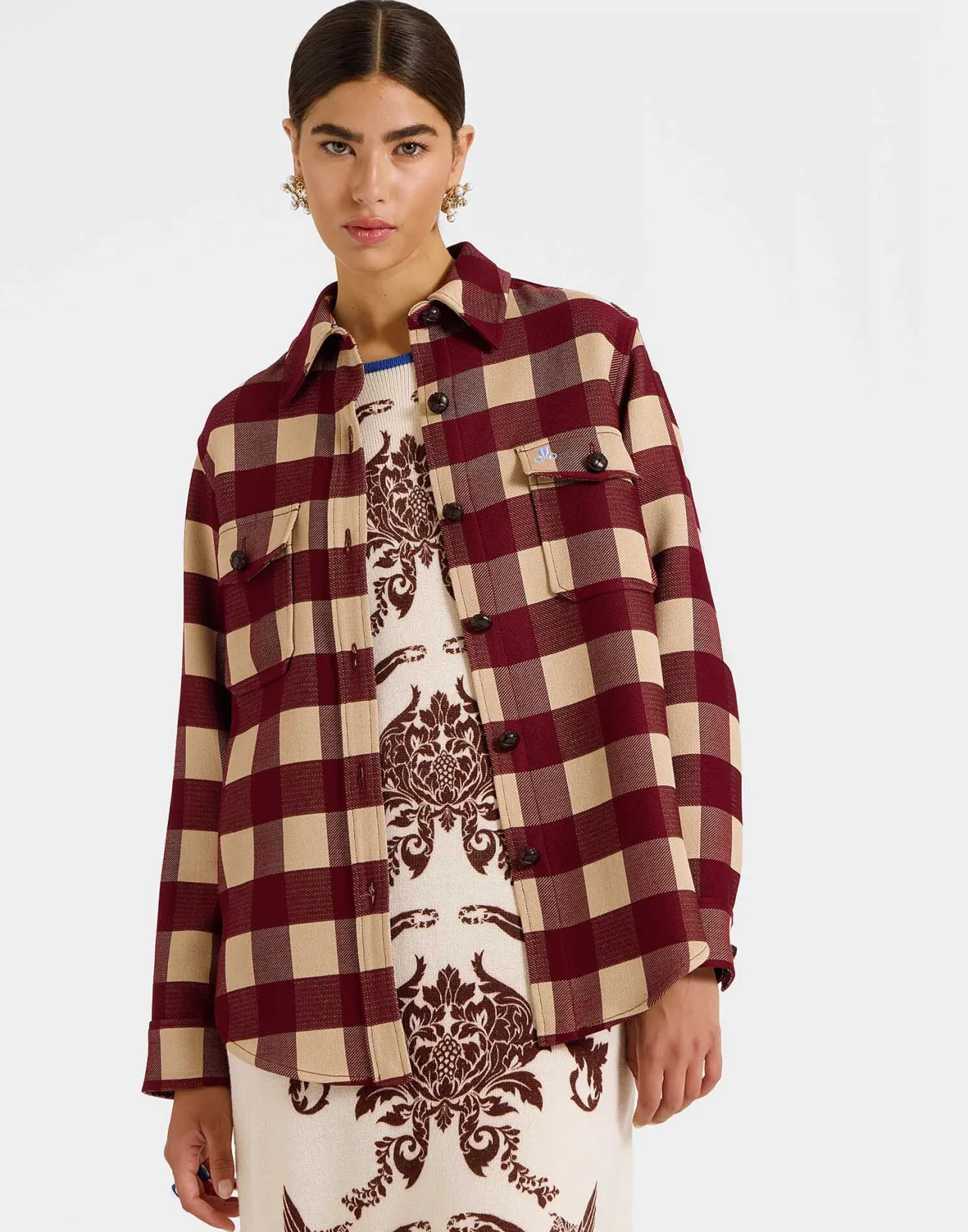 Giacca Oversize La DoubleJ Design - Stile Unico che Ruba la Scena, Trama Scacchi Borgogna in Viscosa Confezionata a Mano, Collezione Autunno Prezzi Accessibili