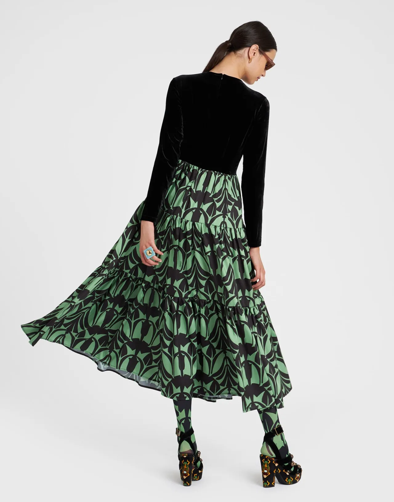Elegante Abito Oversize La DoubleJ in Sfumatura Verde Papiro - Tessuto Twill Classico a Prezzo Accessibile