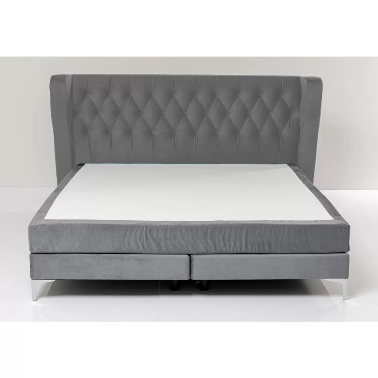 Letto Matrimoniale Benito con Rivestimento Grigio Luna, 180x200 cm - Design Moderno KARE