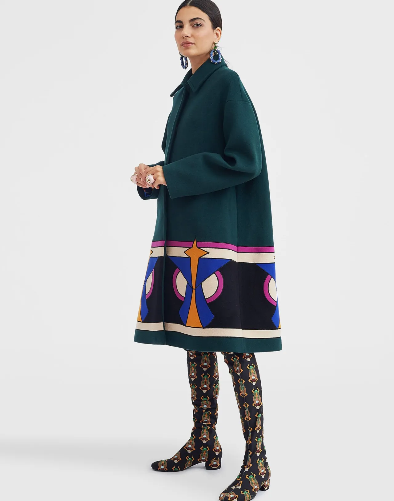 Lana Rigenerata La DoubleJ - Cappotto Oversize con Intarsi Artigianali in Tinta Verde Bosco Edizione Stagioni Passate