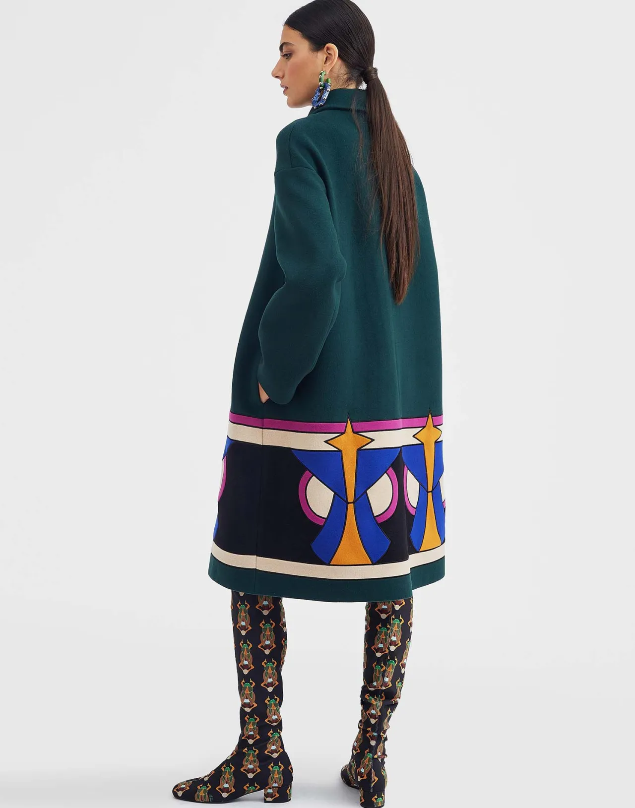 Lana Rigenerata La DoubleJ - Cappotto Oversize con Intarsi Artigianali in Tinta Verde Bosco Edizione Stagioni Passate