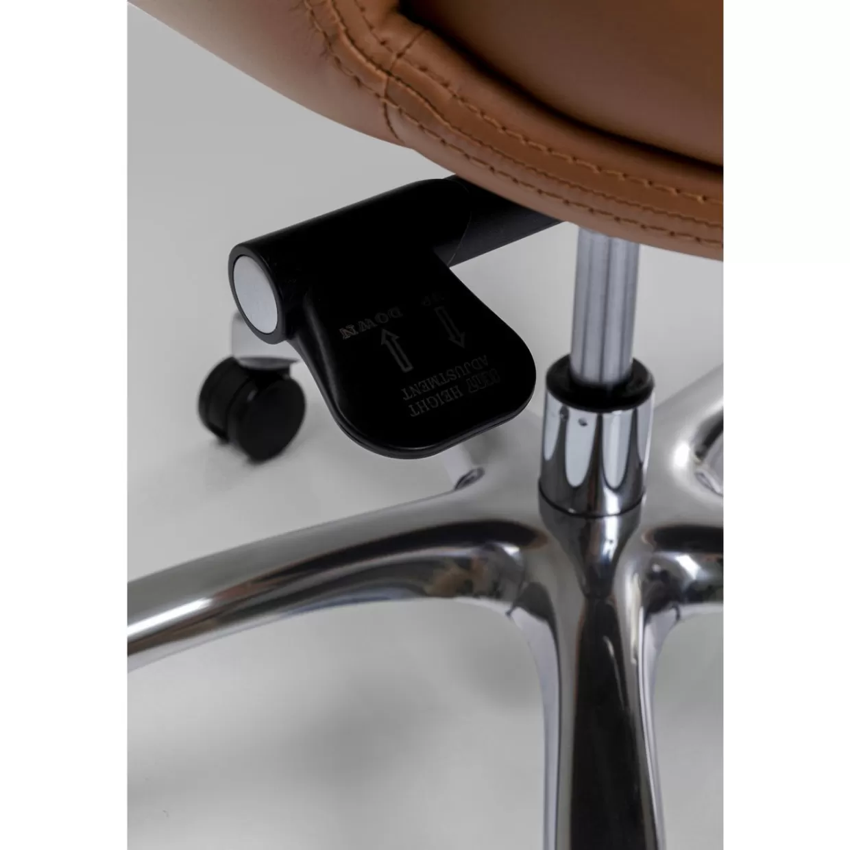 KARE Design - Poltrona Girevole Brady Ufficio Moderno con Rifiniture Argentate