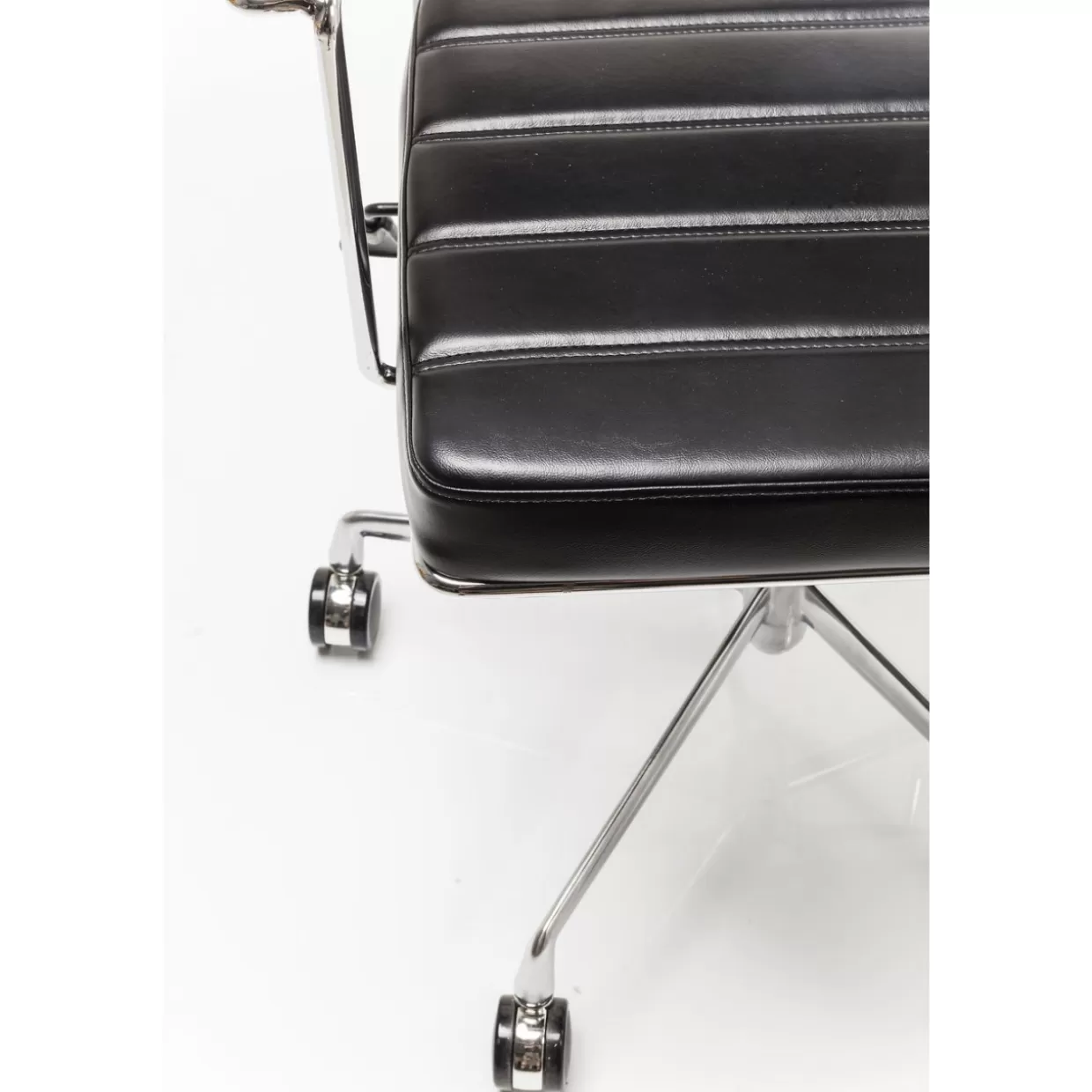 Sedia Ufficio Girevole Dottore Nero - Design Ergonomico e Confortevole per Lavoro Professionale | KARE Collection