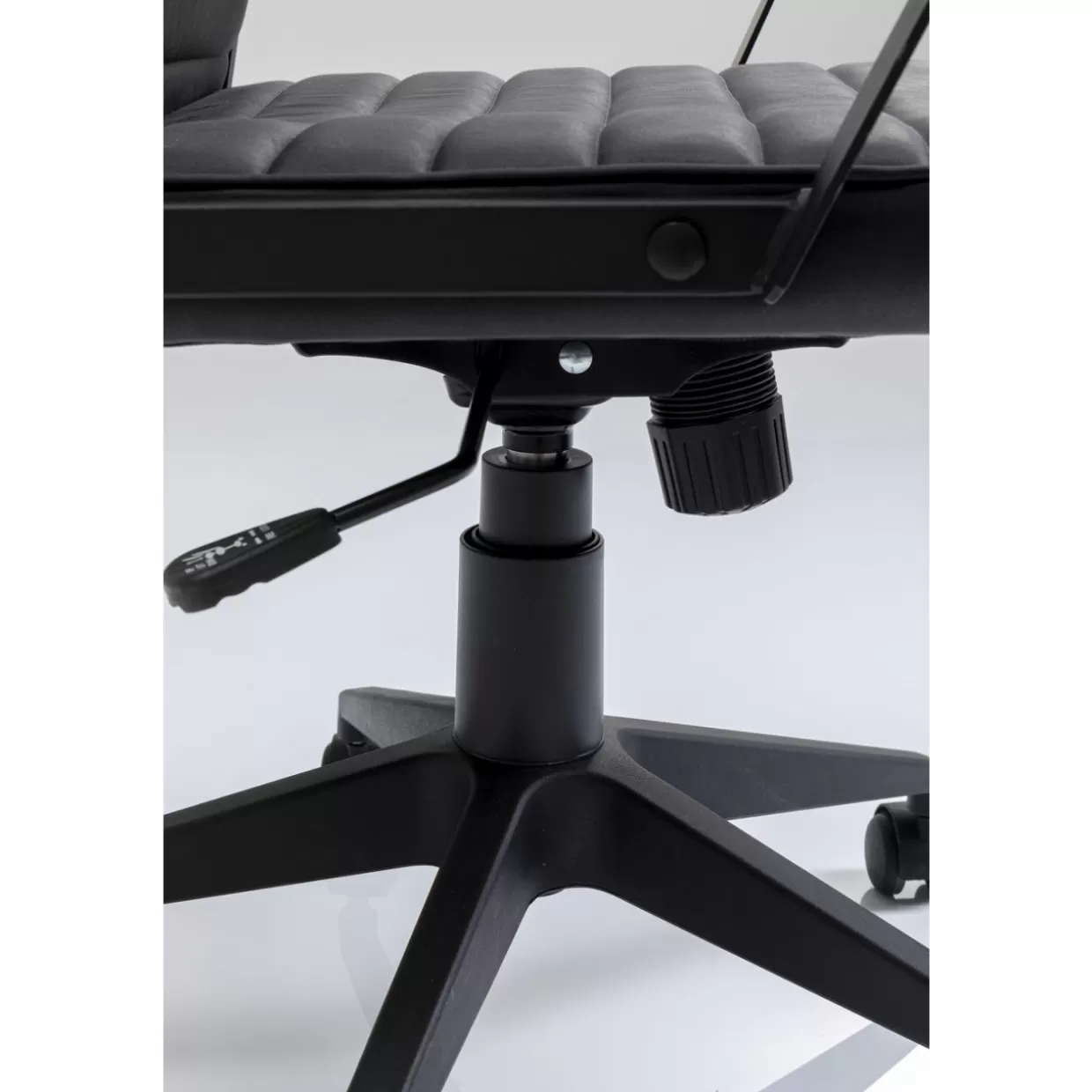 Sedia Ufficio Modello Labora - Design Ergonomico KARE in Tinta Unita Nera