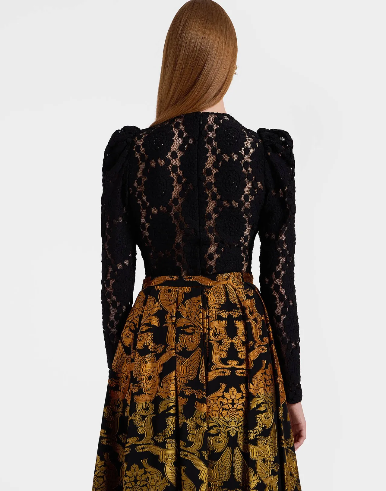 La DoubleJ Outlet: Top Aderente in Pizzo Elasticizzato - Nero Assoluto con Design Intramontabile