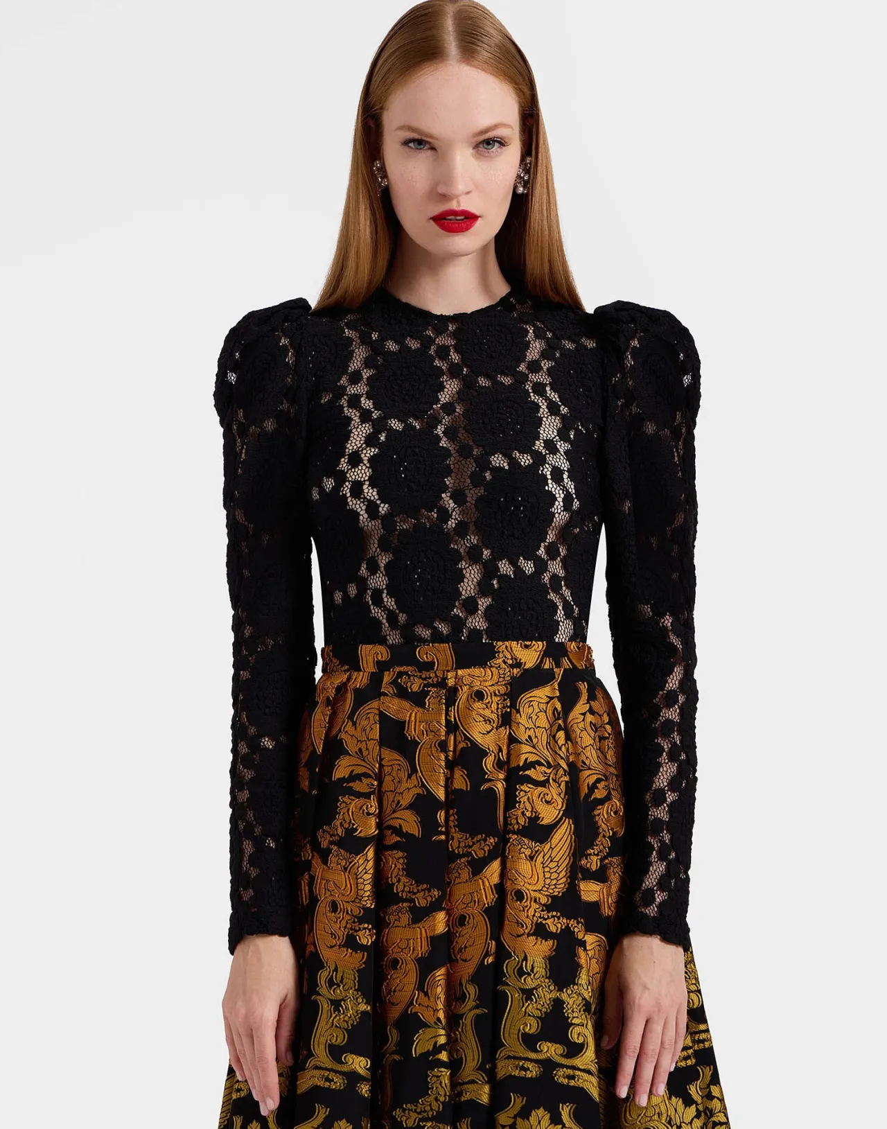 La DoubleJ Outlet: Top Aderente in Pizzo Elasticizzato - Nero Assoluto con Design Intramontabile