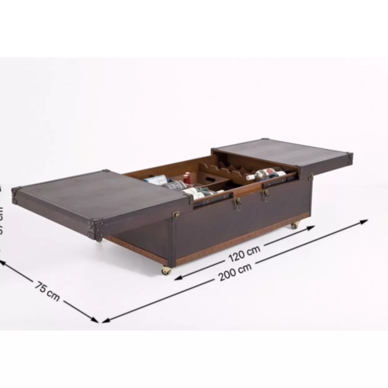 Tavolino da salotto Globetrotter KARE Design - 120x75 cm per ambienti moderni con stile bar 

Tavolino modulare KARE Globetrotter - Formato XXL 120x75 cm per living contemporanei e zone bar 

Tavolino polifunzionale KARE Design - Globetrotter 120x75 cm con ispirazione travel e stile cocktail bar 

Tavolino bar KARE Globetrotter - Progetto modulare 120x75 cm per soggiorni contemporanei 

Tavolino duale KARE Design - Globetrotter 120x75 cm con ispirazione travel per living e cocktail bar