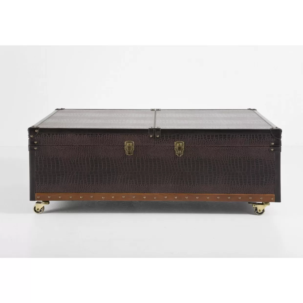 Tavolino da salotto Globetrotter KARE Design - 120x75 cm per ambienti moderni con stile bar 

Tavolino modulare KARE Globetrotter - Formato XXL 120x75 cm per living contemporanei e zone bar 

Tavolino polifunzionale KARE Design - Globetrotter 120x75 cm con ispirazione travel e stile cocktail bar 

Tavolino bar KARE Globetrotter - Progetto modulare 120x75 cm per soggiorni contemporanei 

Tavolino duale KARE Design - Globetrotter 120x75 cm con ispirazione travel per living e cocktail bar