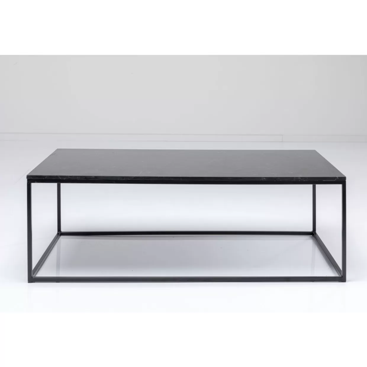 Tavolo da Salotto Key West Nero Lucido - Design Contemporaneo 120x60 cm KARE 

Espressione d'arredo moderna per il soggiorno con superficie in ebano satinato, struttura stabile e dimensioni generose (L120 x P60 cm) - Collezione esclusiva firmata KARE Design