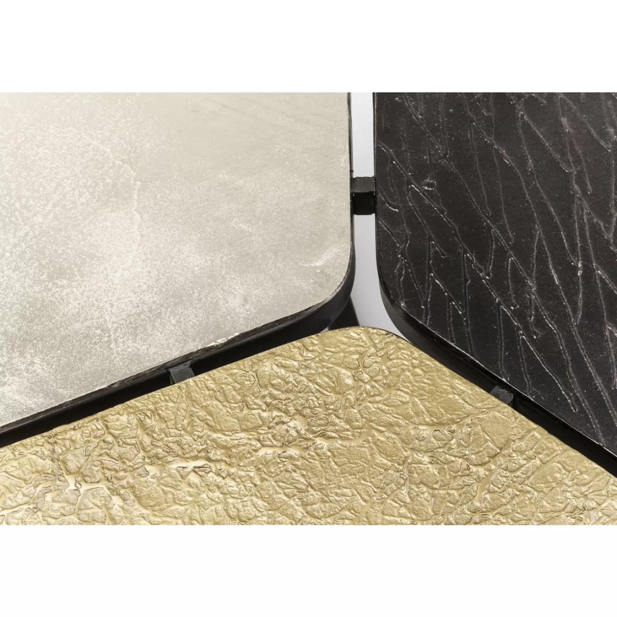 Tavolino design KARE con dettaglio Patches - Misure 103x102 cm, ideale per soggiorno moderno