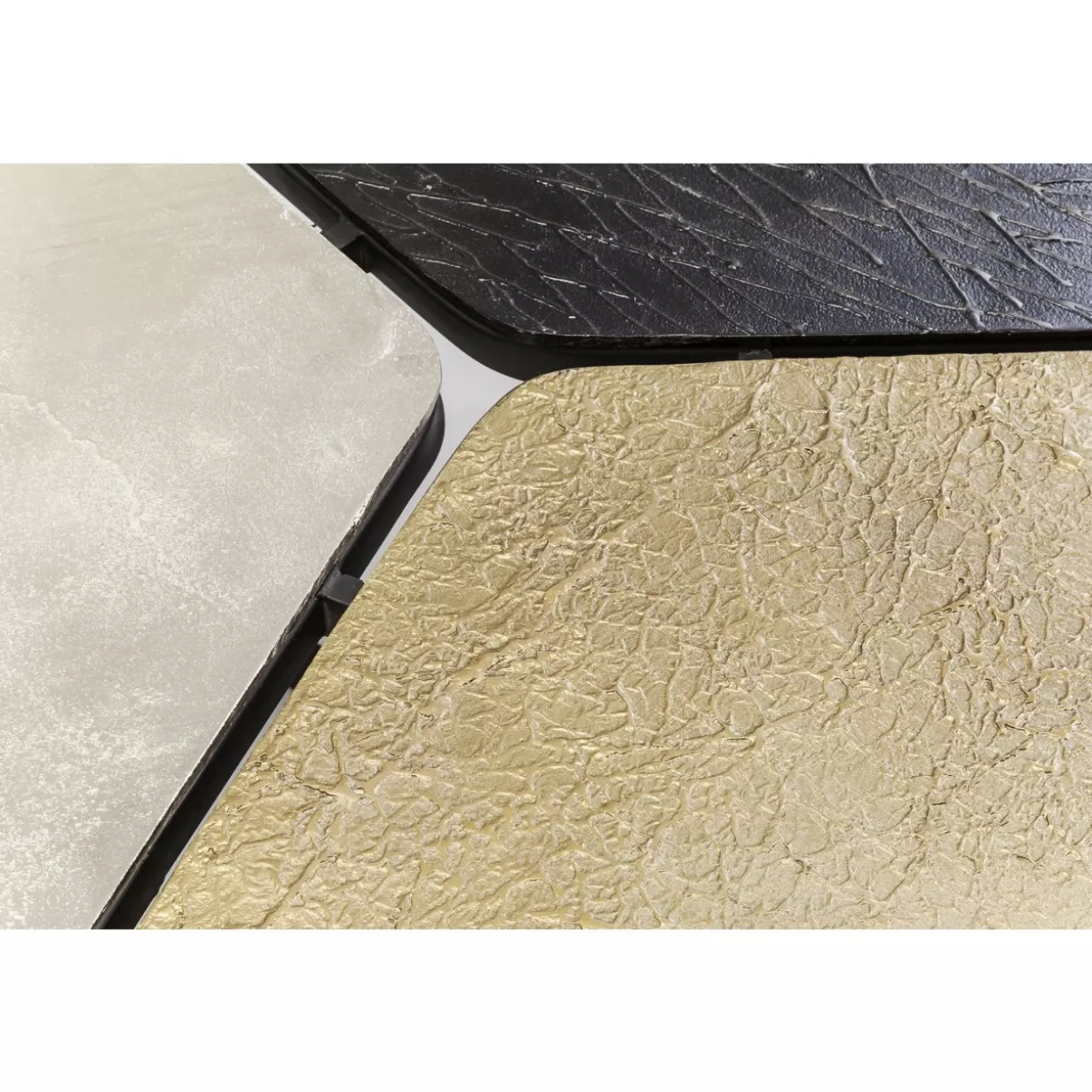 Tavolino design KARE con dettaglio Patches - Misure 103x102 cm, ideale per soggiorno moderno