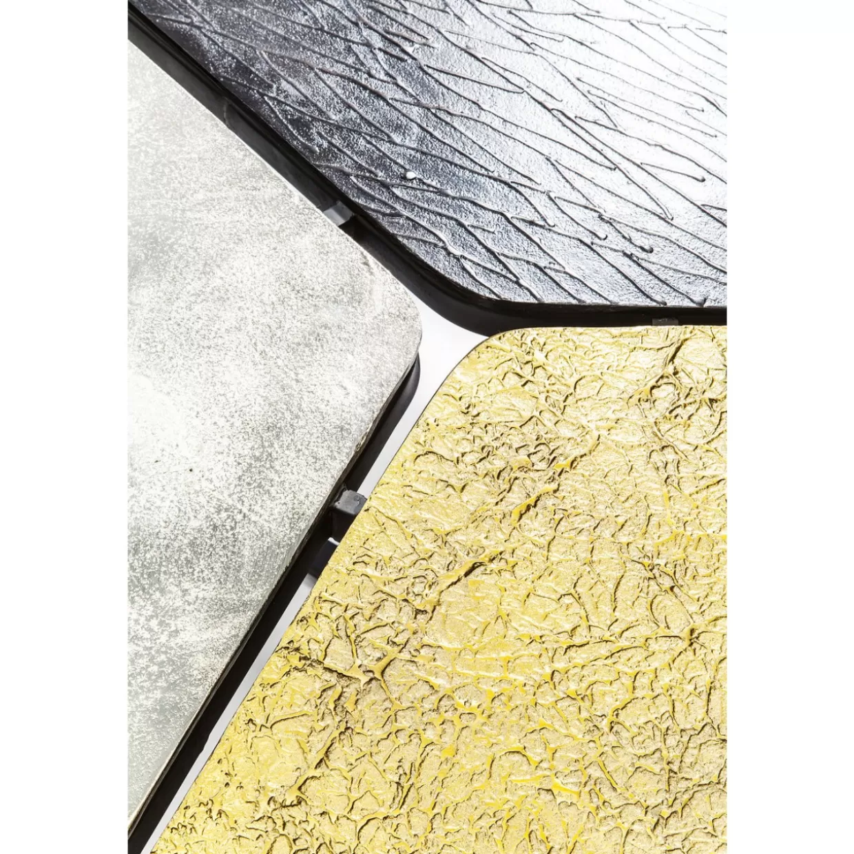Tavolino design KARE con dettaglio Patches - Misure 103x102 cm, ideale per soggiorno moderno