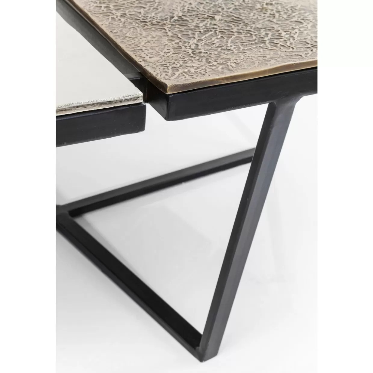 Tavolino design KARE con dettaglio Patches - Misure 103x102 cm, ideale per soggiorno moderno