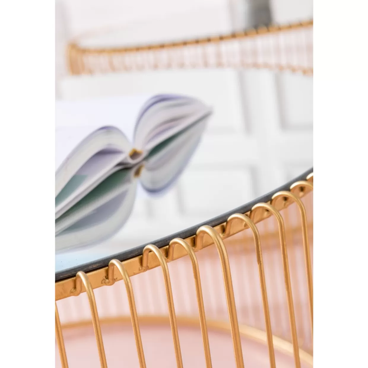 Tavolino Elegante Wire Uno in Ottone KARE Design - Diametro 80 cm per Salotto Contemporaneo