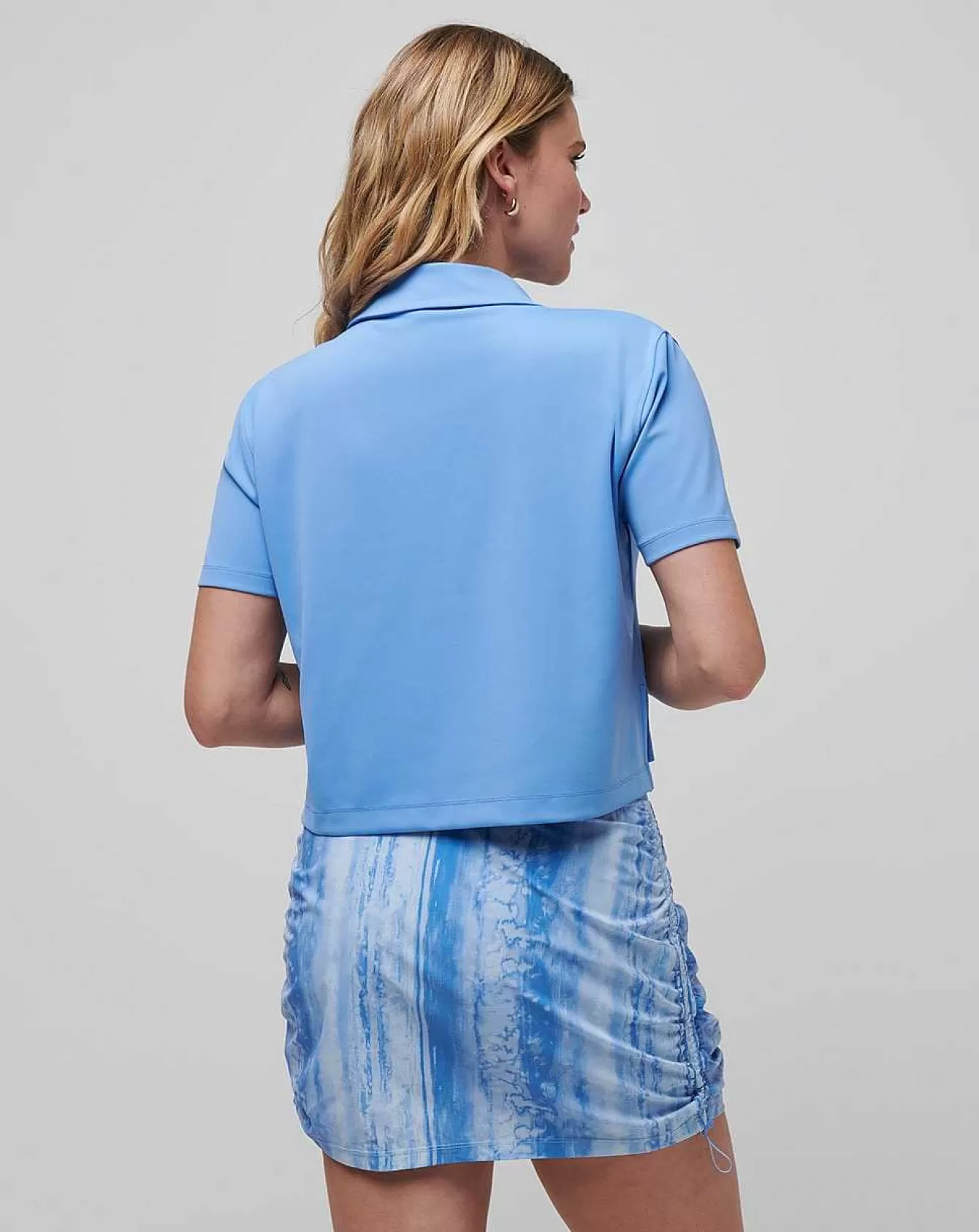 Deco District - Polo Moveknit in Tessuto Traspirante | Offerta Estiva | Design Urbano e Conforto Dinamico