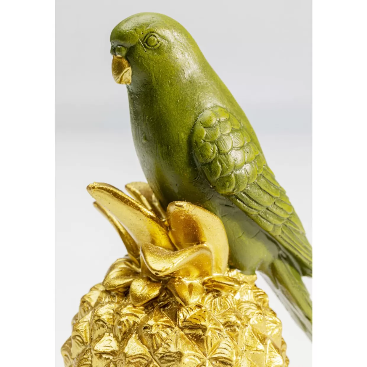 Pappagallo Ananas Scultura da Collezione KARE Design - Decorazioni per la Casa e Idee Regalo Originali con Stile Tropicale

Scultura Decorativa Vibrante a Forma di Pappagallo Esotico con Motivo Ananas - Oggetto da Collezione Sfizioso per Arredamento Moderno
