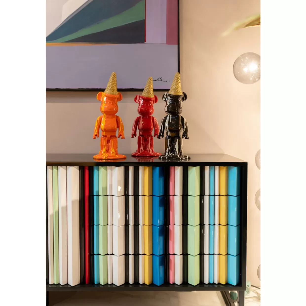 Orso Gelato Decorativo KARE Design - Statua Casa 40 cm in Tonalità Rosso Fragola, Accessori per la Casa e Regali Originali