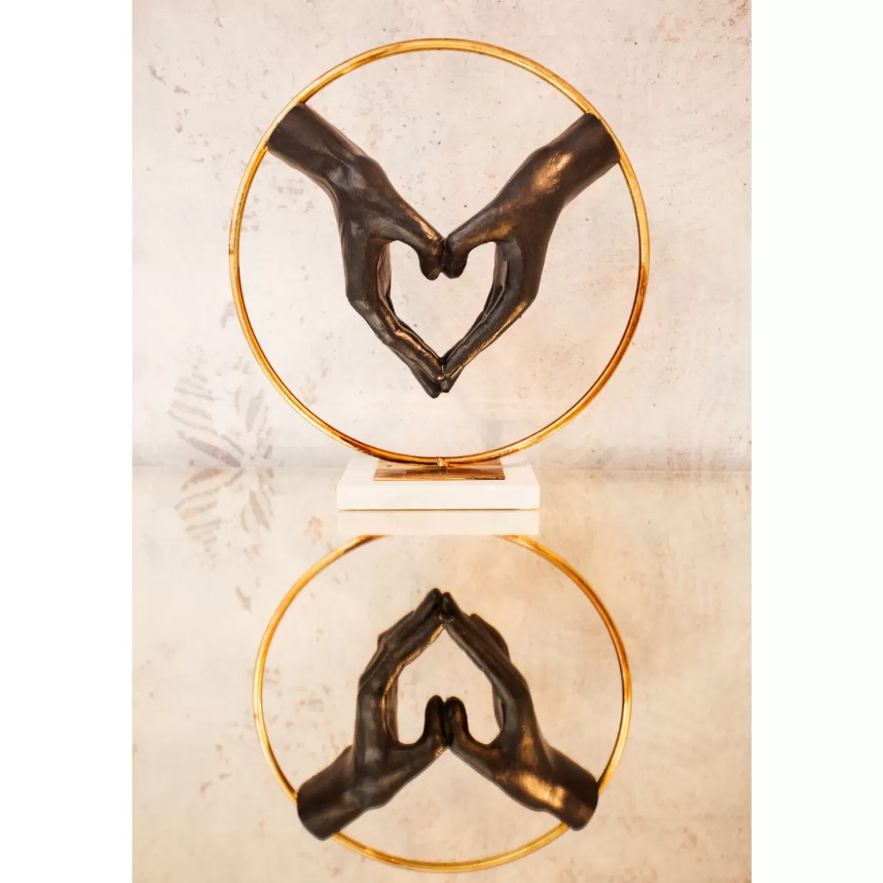 Cuore e Mano Elements - Oggetto Decorativo Moderno per la Casa, 33,5 cm - Design Esclusivo KARE
