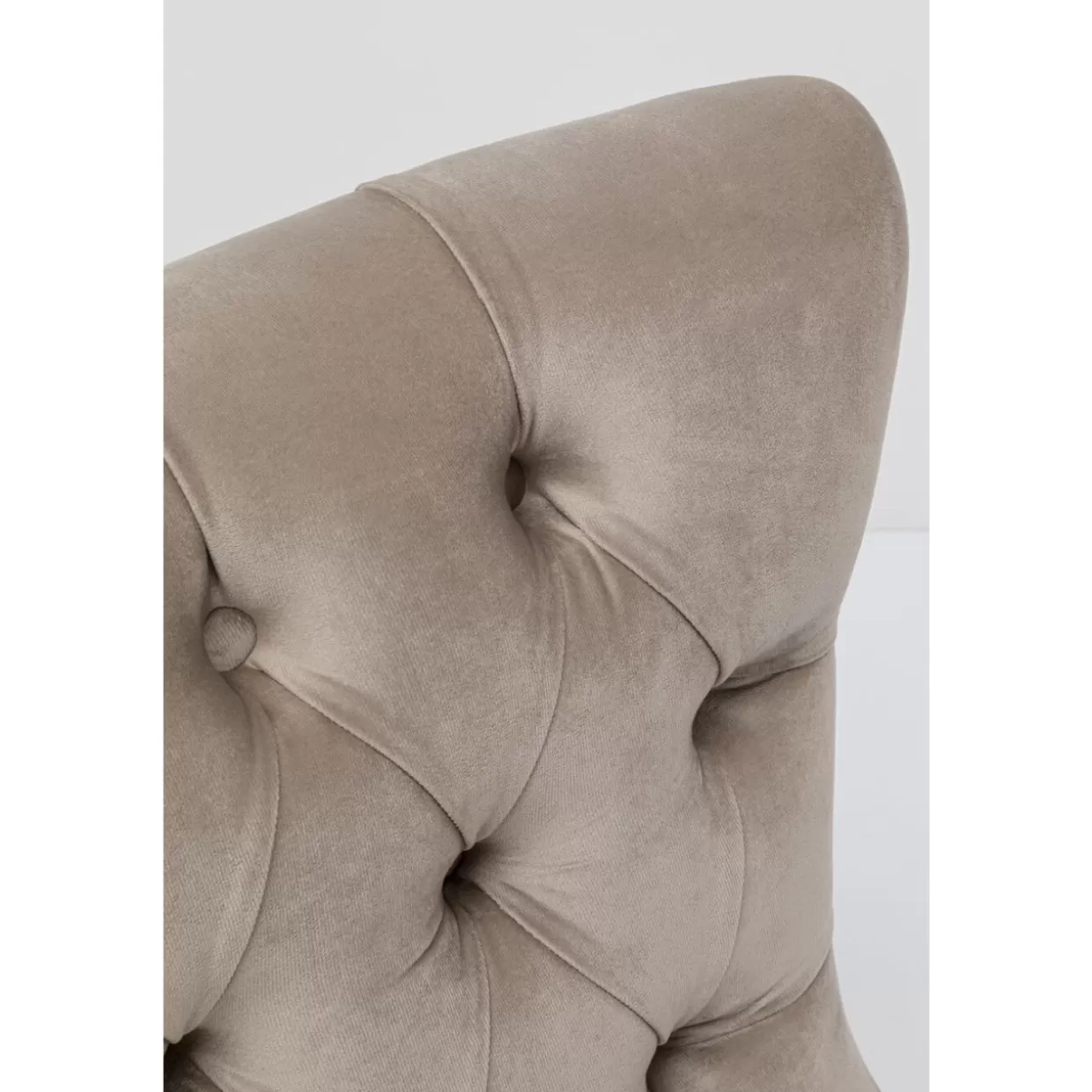 Poltrona Girevole Bellissima in Velluto Sabbia - Design KARE per Ambienti Eleganti e Confortevoli 

(Note: This version maintains SEO-friendly elements while incorporating natural Italian phrasing. The structure shifts focus to comfort and elegance, uses localized color terminology (