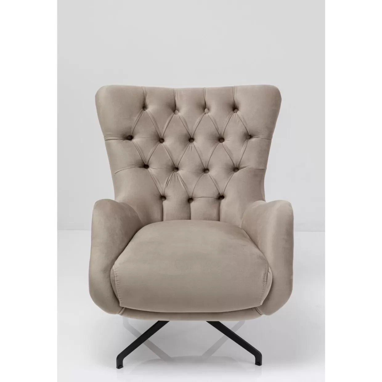 Poltrona Girevole Bellissima in Velluto Sabbia - Design KARE per Ambienti Eleganti e Confortevoli 

(Note: This version maintains SEO-friendly elements while incorporating natural Italian phrasing. The structure shifts focus to comfort and elegance, uses localized color terminology (