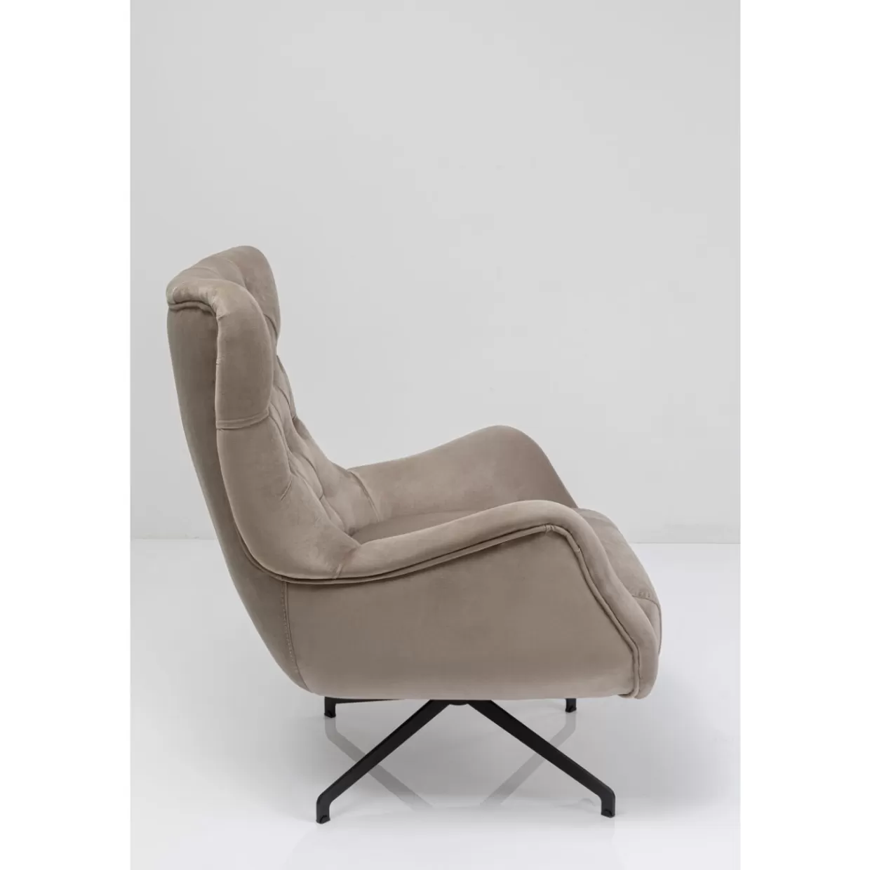 Poltrona Girevole Bellissima in Velluto Sabbia - Design KARE per Ambienti Eleganti e Confortevoli 

(Note: This version maintains SEO-friendly elements while incorporating natural Italian phrasing. The structure shifts focus to comfort and elegance, uses localized color terminology (