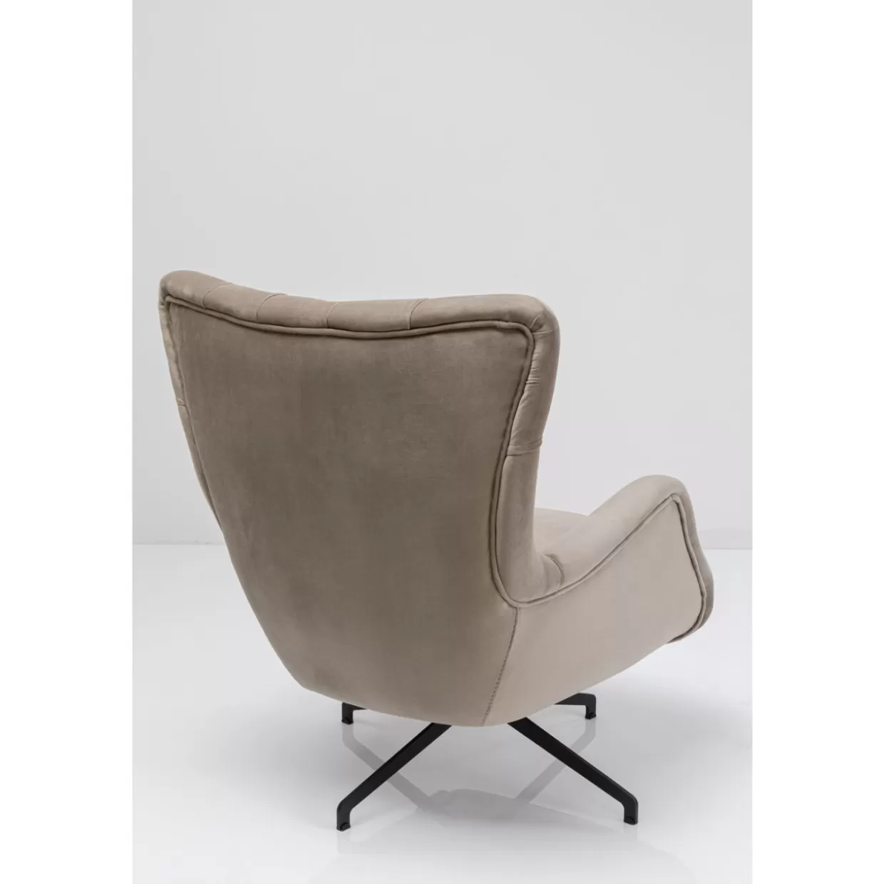 Poltrona Girevole Bellissima in Velluto Sabbia - Design KARE per Ambienti Eleganti e Confortevoli 

(Note: This version maintains SEO-friendly elements while incorporating natural Italian phrasing. The structure shifts focus to comfort and elegance, uses localized color terminology (