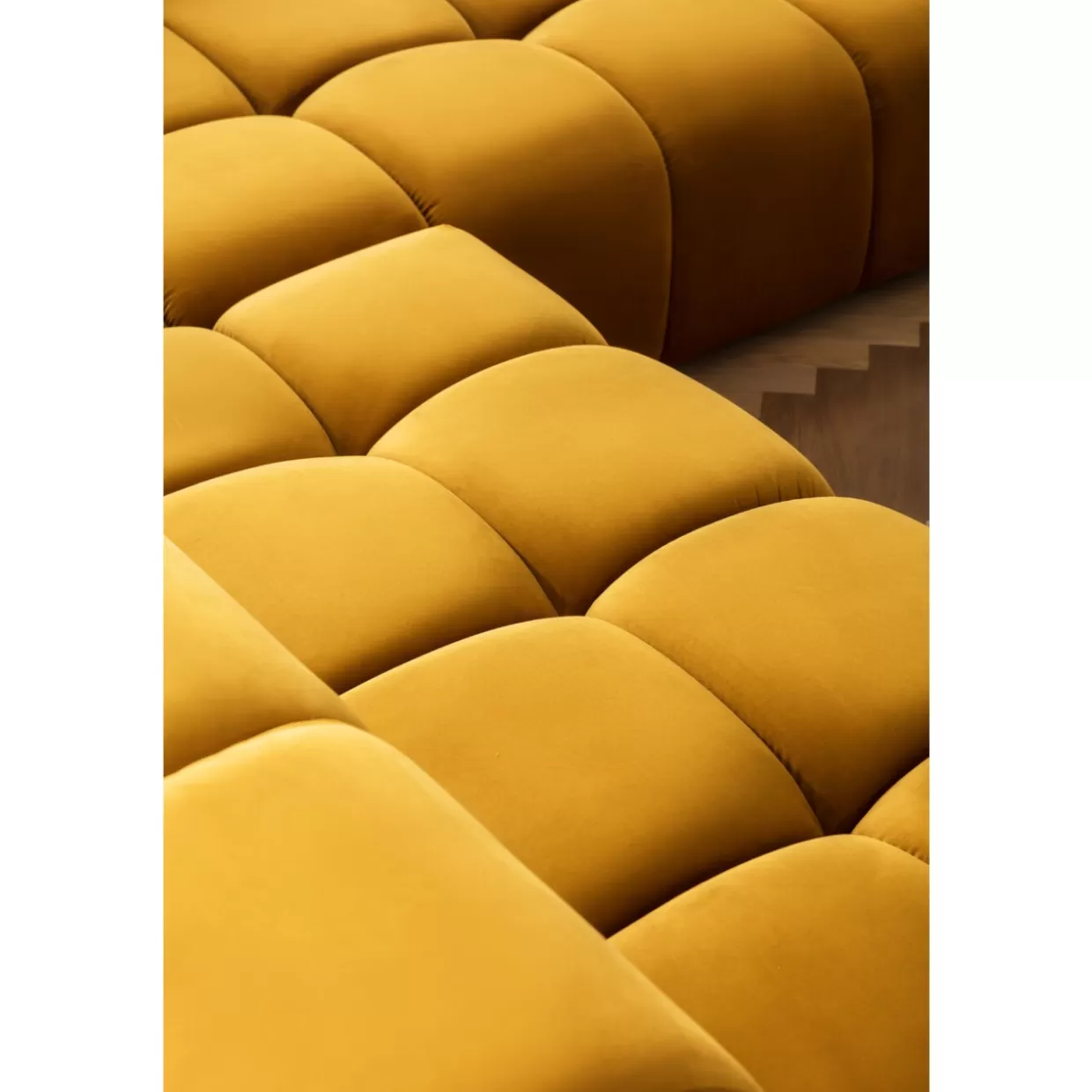 KARE Design: Divano Angolare Belami Amber, Elegante e Moderno per il Tuo Salotto Confortevole