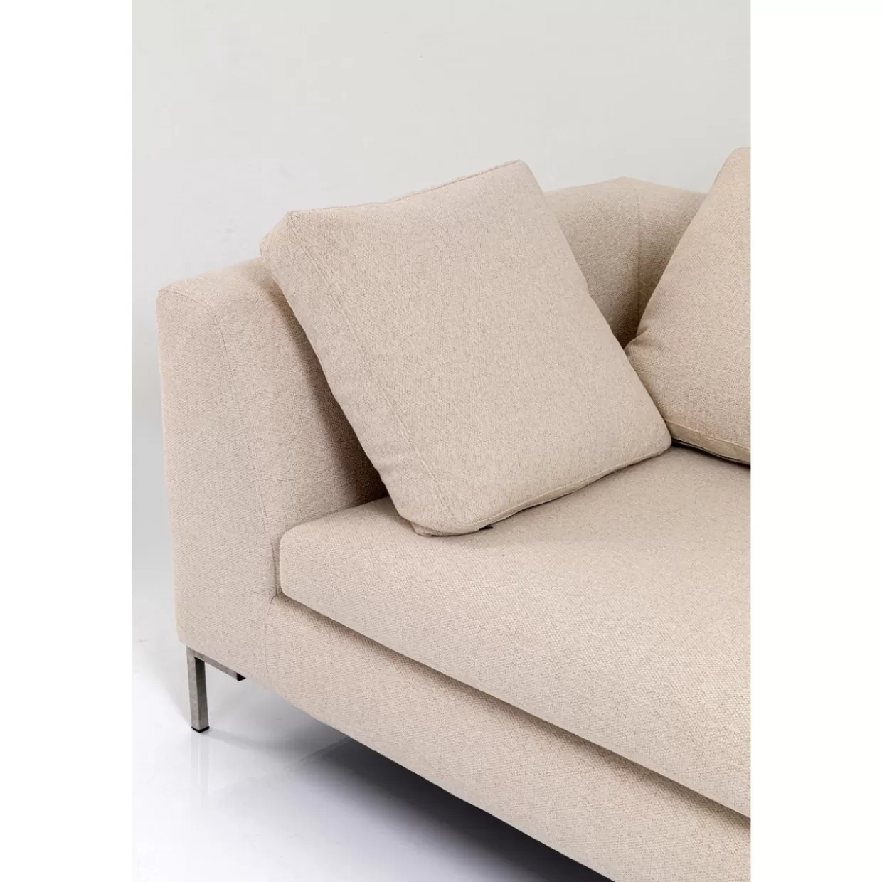 Divano Angolare Gianni in Crema - Design Moderno con Bracciolo Destro by KARE | Soluzioni Confortevoli per Arredamento Contemporaneo