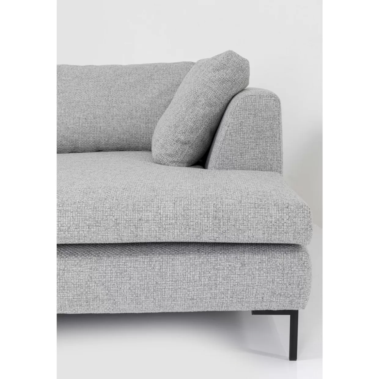 Divano Angolare Gianni Dolce con Chaise Longue - Design Moderno in Grigio Chiaro, Configurabile a Destra | Collezione Esclusiva KARE