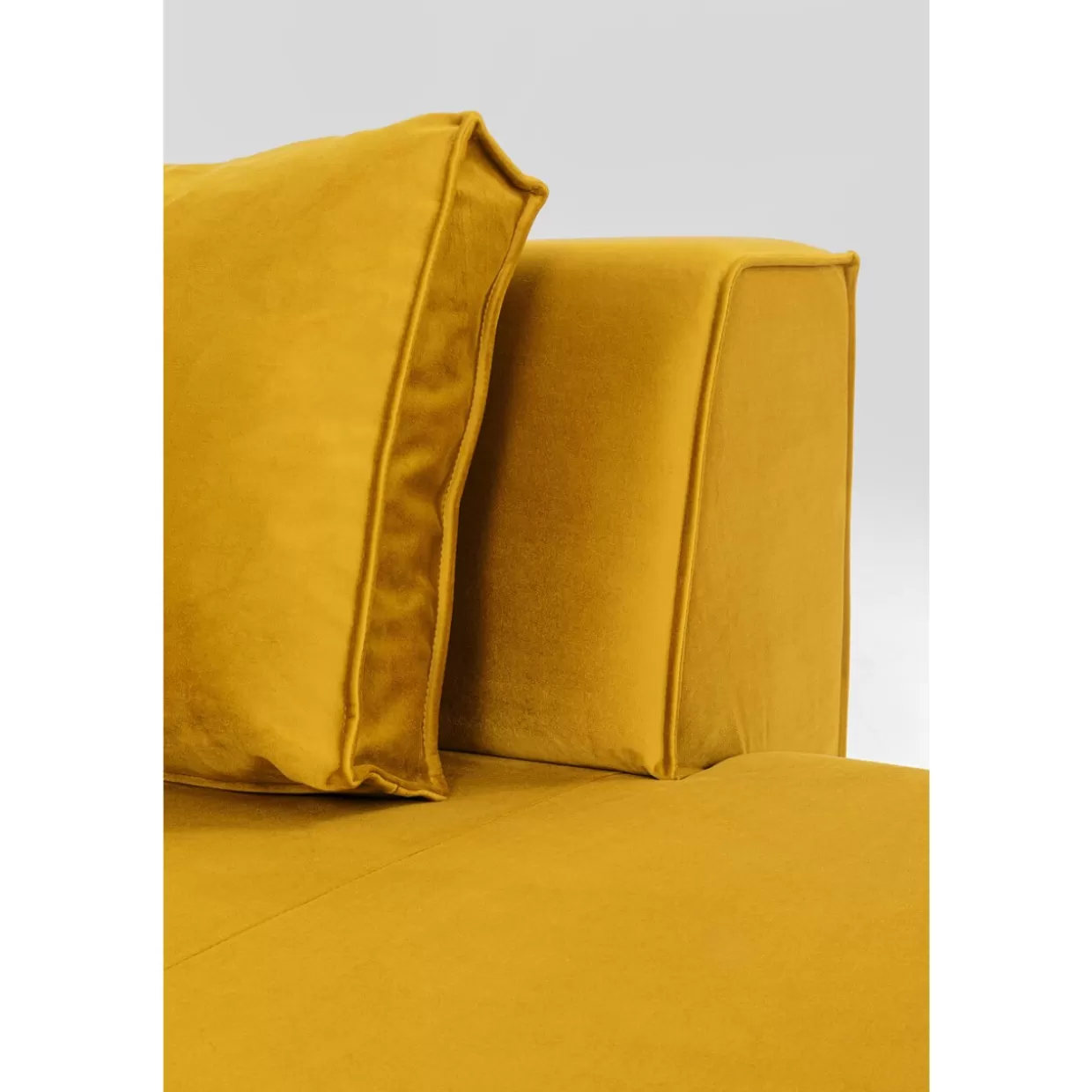 Divano Angolare Modulabile KARE con Pouf Infinity - Design Avanguardistico in Tonalità Ambra, Configurabile Lato Destro con Rivestimento in Tessuto Pregiato