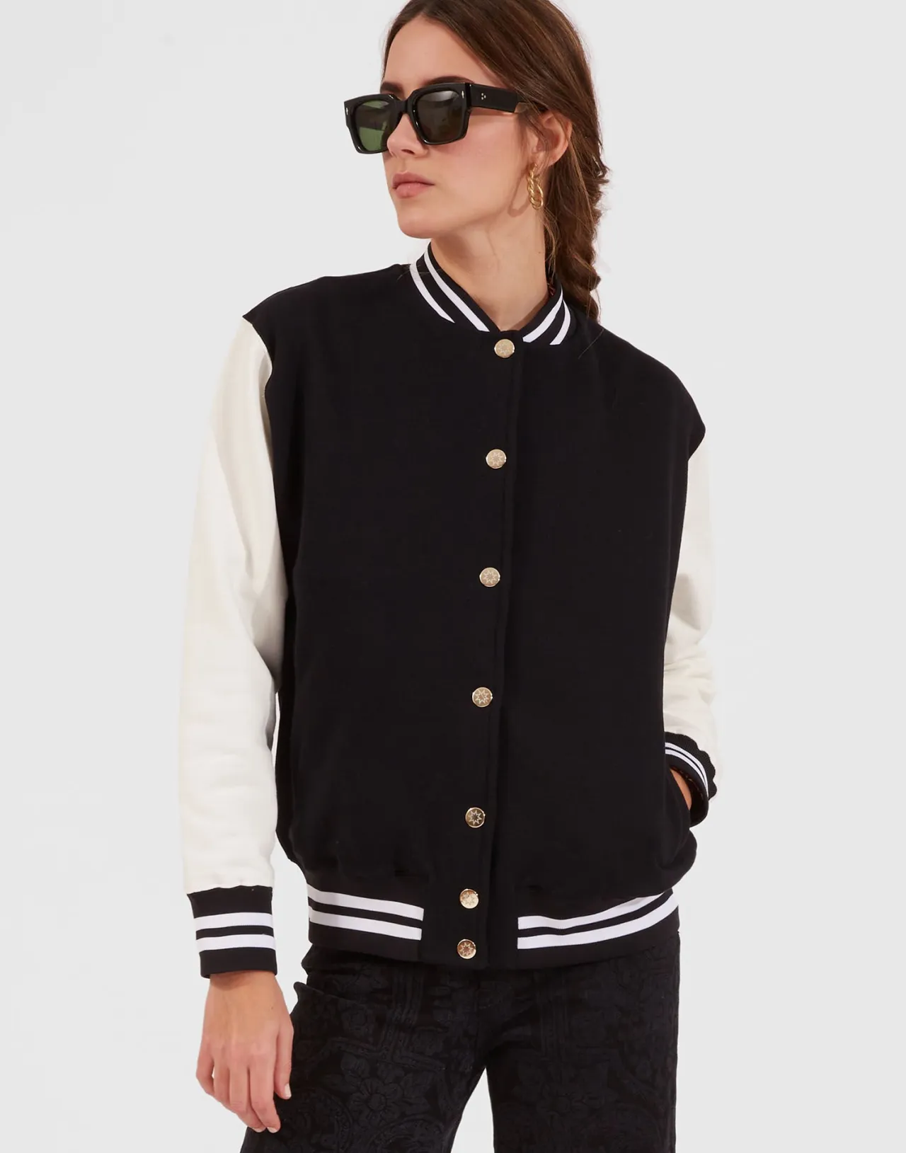 Bomber Ricamato Sorellanza La DoubleJ - Edizione Speciale in Nero Assoluto con Tessuto Jersey, Offerta a Tempo Limitato