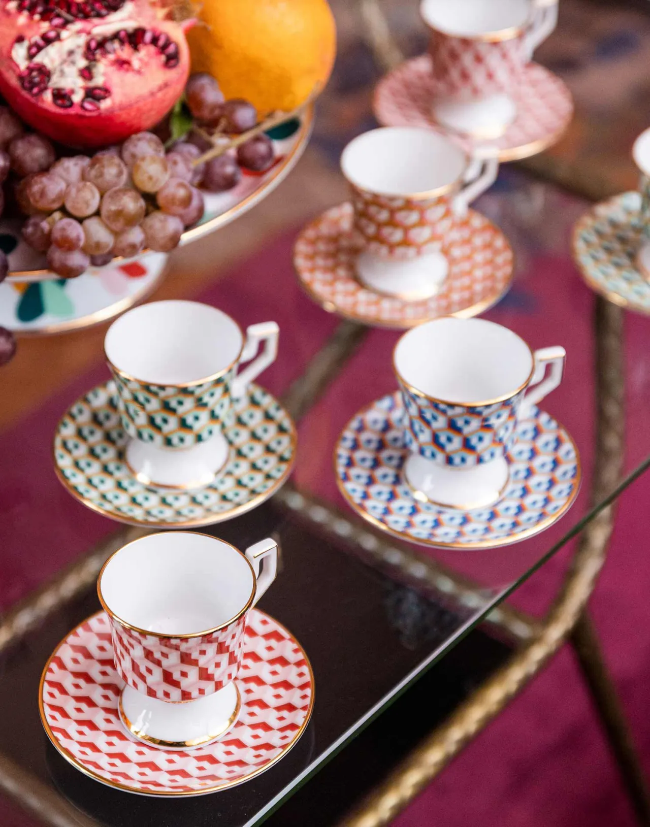 Coppia Elegante Tazze Espresso con Piattino - Design Cubico Rosso in Porcellana Pregiata | La DoubleJ | Offerta Lampo Esclusiva